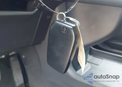 2025 Toyota Sienna Le from USA, damaged, VIN 5TDKSKFC9SS184757